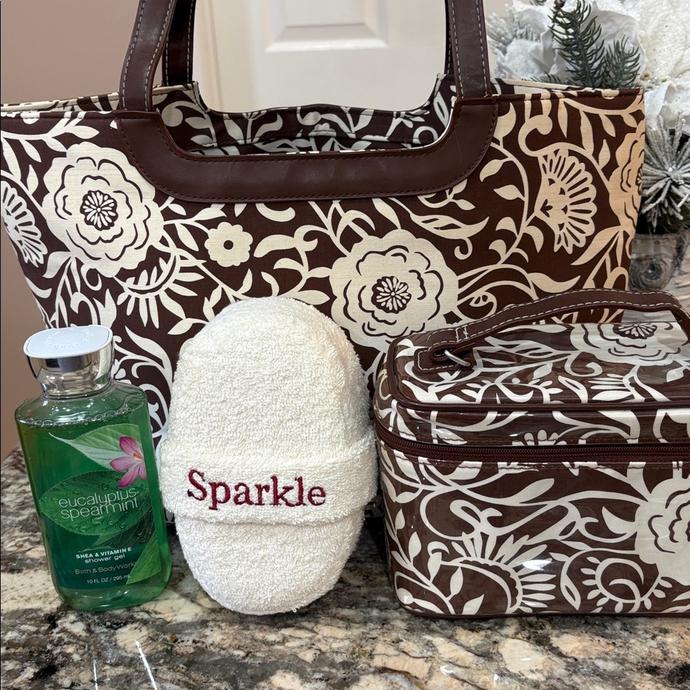 NWT Bath&Body 4 PC Set - Picture 2 of 9